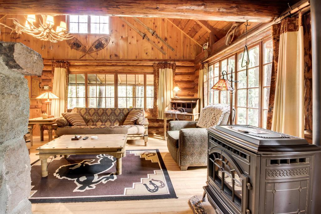Zoe'S Log Cabin Welches Экстерьер фото