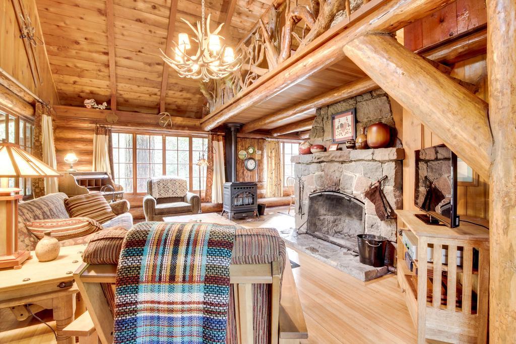 Zoe'S Log Cabin Welches Экстерьер фото